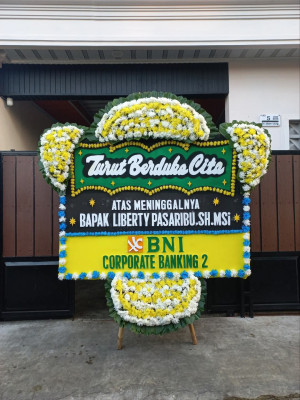 Papan Bunga Duka di Bonatua Lunasi