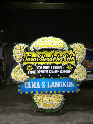 Papan Bunga Duka di Bonatua Lunasi