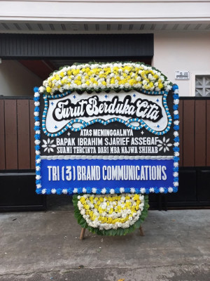 Papan Bunga Duka di Bonatua Lunasi